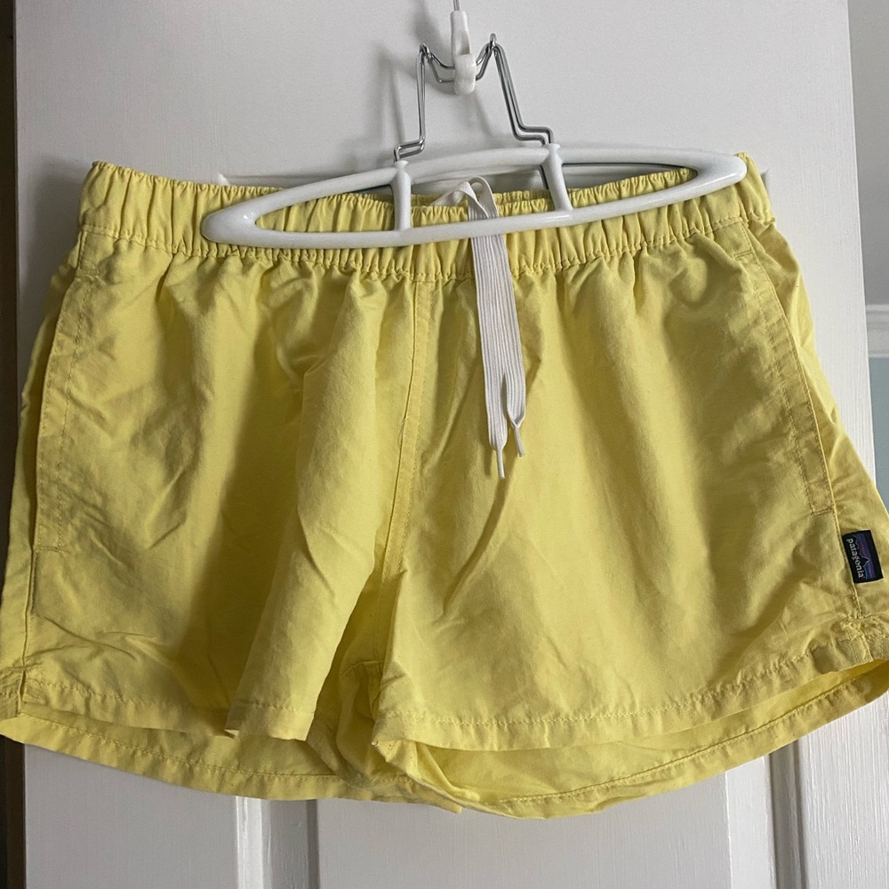 Patagonia Baggies Shorts yellow - Women M